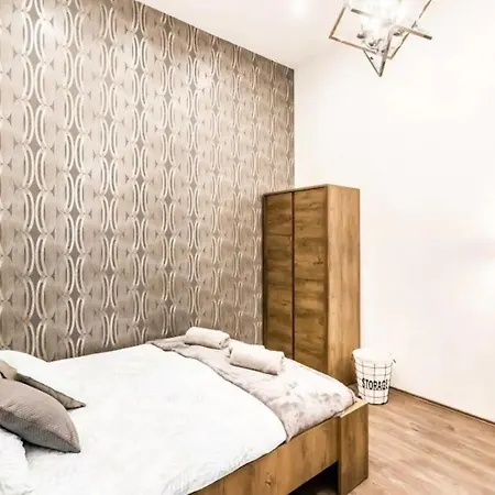 Apartment Amazon Near The Famous Party Boulevard Budapest