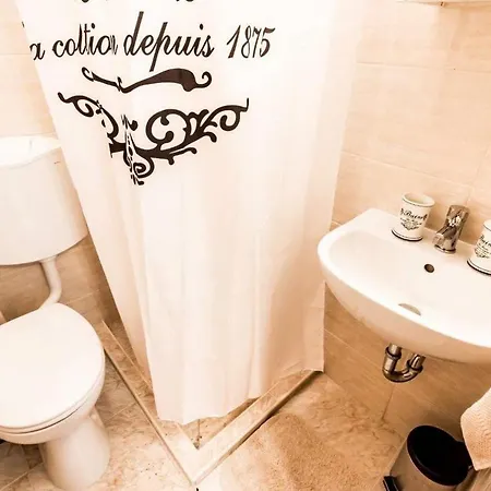 Apartament Amazon Near The Famous Party Boulevard *